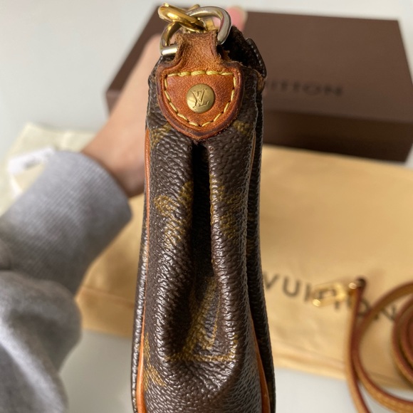 SOLD❌ Louis Vuitton Eva Clutch - Picture 6 of 12